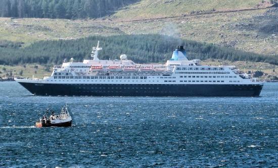 Photograph of Saga Sapphire Probably The Biggest Passenger Liner To Pass Pentland Firth