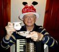 Thumbnail for article : Noel tunes up for a festive fundraiser