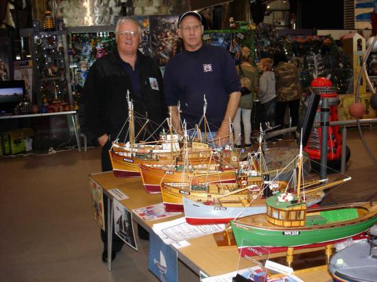 Photograph of Pentland Model Boat Club Members Win Prizes