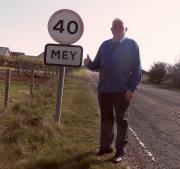 Thumbnail for article : Bill Hit The Campaign Trail Again Mey To Canisbay Walking